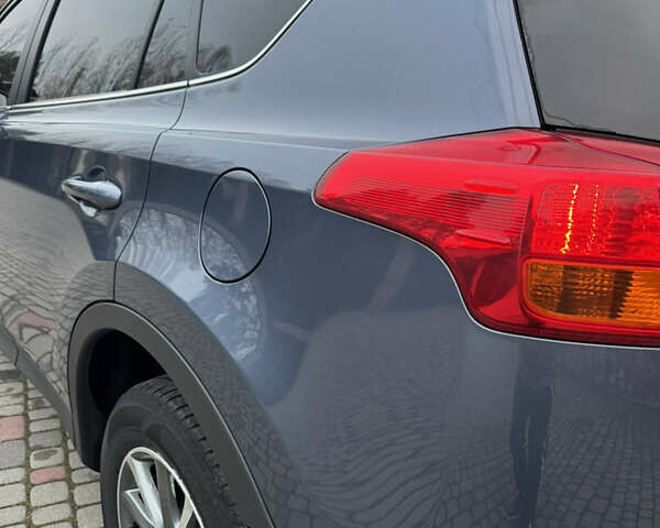 Синій Тойота РАВ 4, об'ємом двигуна 2.23 л та пробігом 146 тис. км за 18900 $, фото 16 на Automoto.ua