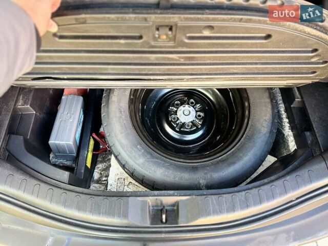 Синий Тойота РАВ 4, объемом двигателя 2.5 л и пробегом 180 тыс. км за 13750 $, фото 19 на Automoto.ua