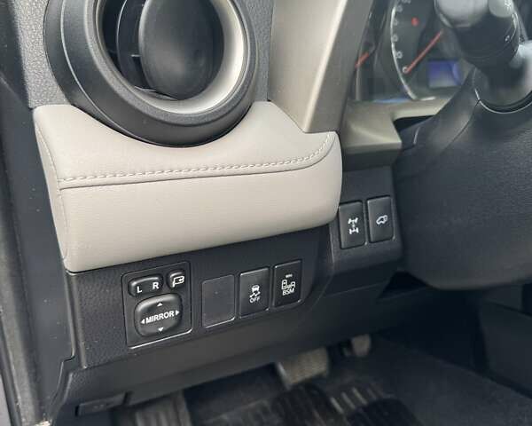 Синій Тойота РАВ 4, об'ємом двигуна 2.23 л та пробігом 114 тис. км за 19800 $, фото 6 на Automoto.ua