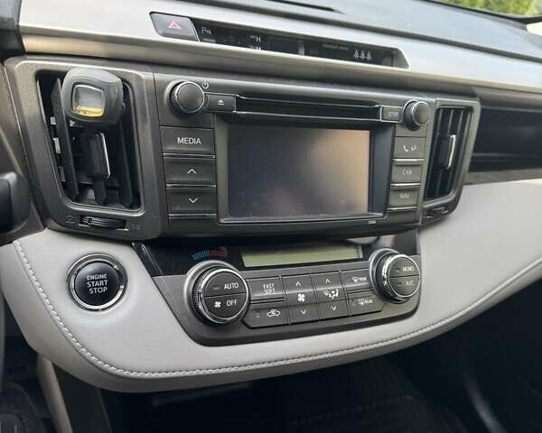 Синій Тойота РАВ 4, об'ємом двигуна 2.23 л та пробігом 114 тис. км за 19800 $, фото 7 на Automoto.ua