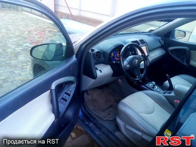 Тойота РАВ 4 2013 в Львове на Automoto.ua Синий Тойота РАВ 4, объемом двигателя 0 л и пробегом 160 тыс. км за 8999 $, фото 5 на Automoto.ua