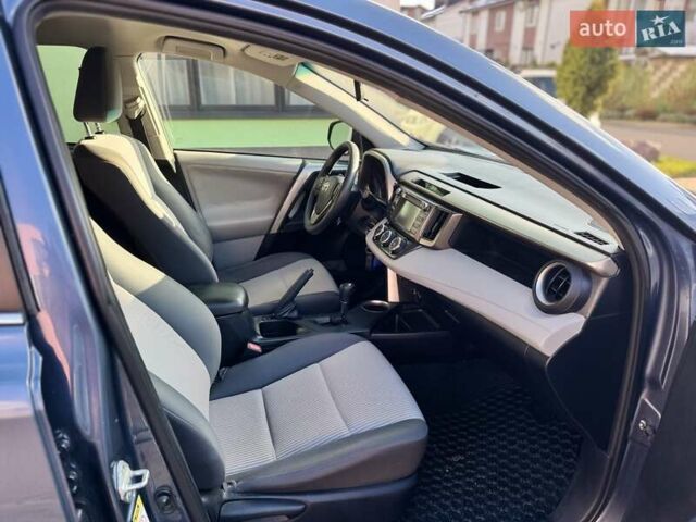 Синий Тойота РАВ 4, объемом двигателя 2.5 л и пробегом 180 тыс. км за 13750 $, фото 12 на Automoto.ua