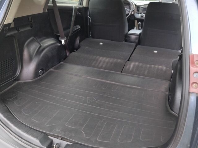 Синий Тойота РАВ 4, объемом двигателя 2.2 л и пробегом 309 тыс. км за 16797 $, фото 6 на Automoto.ua