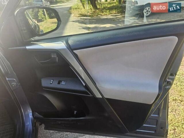 Синий Тойота РАВ 4, объемом двигателя 2.49 л и пробегом 180 тыс. км за 16000 $, фото 15 на Automoto.ua