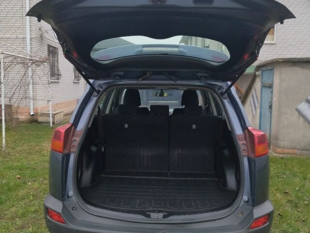 Синий Тойота РАВ 4, объемом двигателя 2.2 л и пробегом 309 тыс. км за 16797 $, фото 3 на Automoto.ua