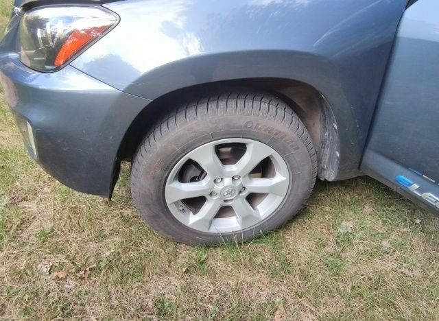 Синий Тойота РАВ 4, объемом двигателя 0 л и пробегом 190 тыс. км за 12100 $, фото 5 на Automoto.ua