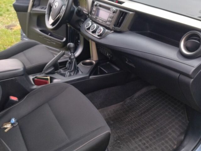 Синий Тойота РАВ 4, объемом двигателя 2.2 л и пробегом 309 тыс. км за 16797 $, фото 5 на Automoto.ua