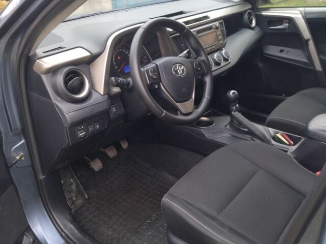 Синий Тойота РАВ 4, объемом двигателя 2.2 л и пробегом 309 тыс. км за 16797 $, фото 4 на Automoto.ua