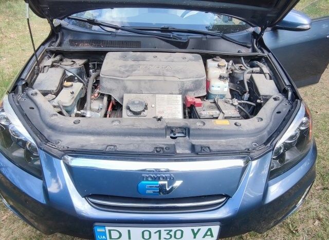 Синий Тойота РАВ 4, объемом двигателя 0 л и пробегом 190 тыс. км за 12100 $, фото 2 на Automoto.ua