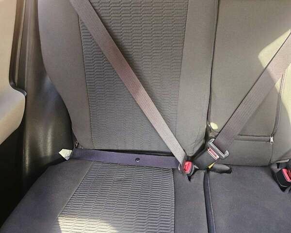 Синий Тойота РАВ 4, объемом двигателя 2.49 л и пробегом 180 тыс. км за 16000 $, фото 13 на Automoto.ua