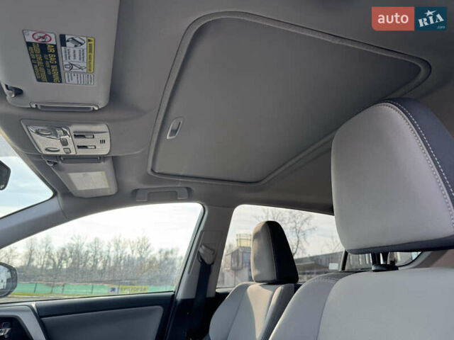 Синий Тойота РАВ 4, объемом двигателя 2.49 л и пробегом 201 тыс. км за 14400 $, фото 13 на Automoto.ua