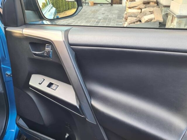 Синий Тойота РАВ 4, объемом двигателя 2.5 л и пробегом 186 тыс. км за 20000 $, фото 11 на Automoto.ua