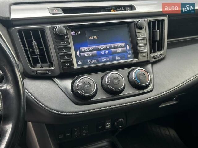 Тойота РАВ 4 2016 в Киеве на Automoto.ua Синий Тойота РАВ 4, объемом двигателя 1.99 л и пробегом 144 тыс. км за 18500 $, фото 13 на Automoto.ua