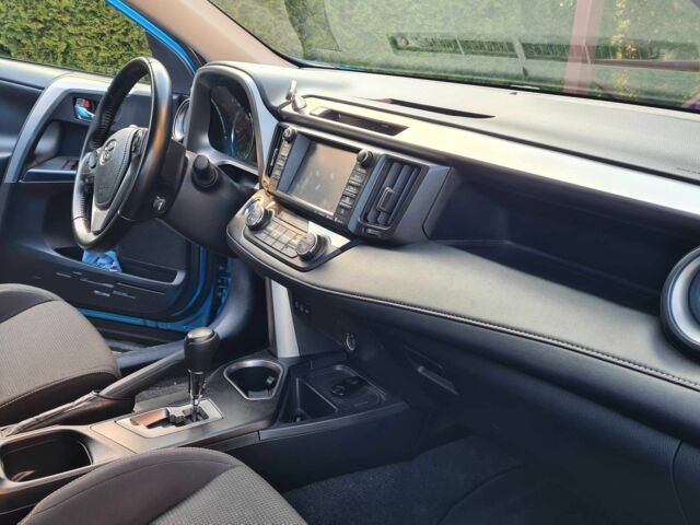 Синий Тойота РАВ 4, объемом двигателя 2.5 л и пробегом 186 тыс. км за 20000 $, фото 9 на Automoto.ua