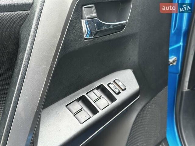 Тойота РАВ 4 2016 в Киеве на Automoto.ua Синий Тойота РАВ 4, объемом двигателя 1.99 л и пробегом 144 тыс. км за 18500 $, фото 9 на Automoto.ua