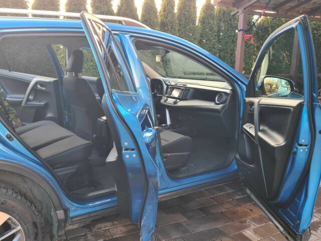 Синий Тойота РАВ 4, объемом двигателя 2.5 л и пробегом 186 тыс. км за 20000 $, фото 12 на Automoto.ua