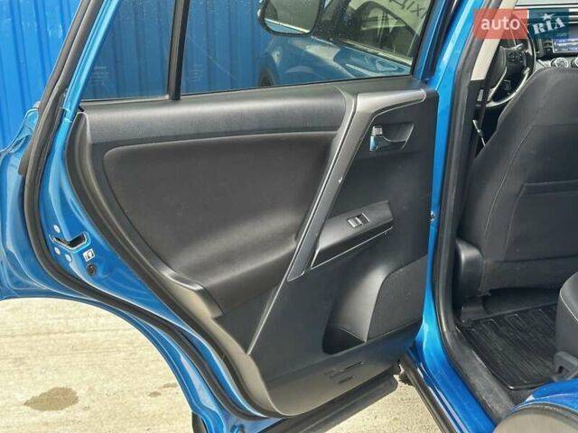 Тойота РАВ 4 2016 в Киеве на Automoto.ua Синий Тойота РАВ 4, объемом двигателя 1.99 л и пробегом 144 тыс. км за 18500 $, фото 14 на Automoto.ua