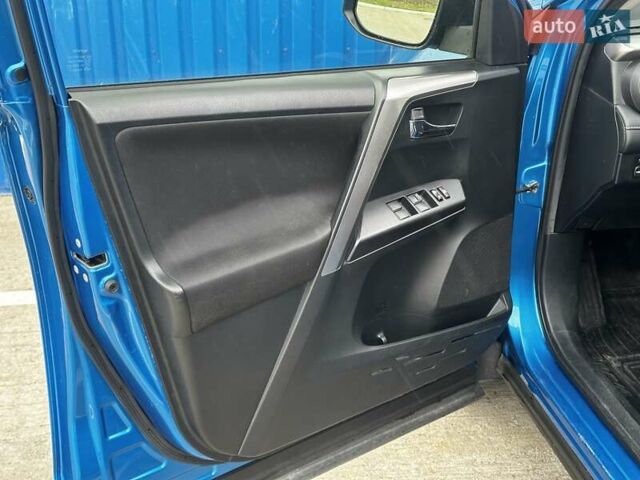 Тойота РАВ 4 2016 в Киеве на Automoto.ua Синий Тойота РАВ 4, объемом двигателя 1.99 л и пробегом 144 тыс. км за 18500 $, фото 8 на Automoto.ua