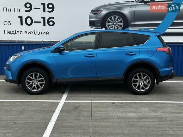 Тойота РАВ 4 2016 в Киеве на Automoto.ua Синий Тойота РАВ 4, объемом двигателя 1.99 л и пробегом 144 тыс. км за 18500 $, фото 4 на Automoto.ua
