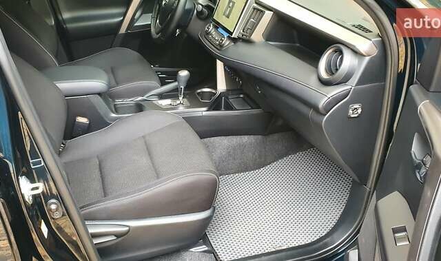 Тойота РАВ 4 2017 в Харькове на Automoto.ua Синий Тойота РАВ 4, объемом двигателя 2.5 л и пробегом 29 тыс. км за 27700 $, фото 9 на Automoto.ua