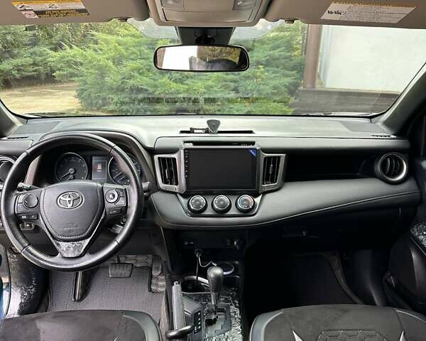 Тойота РАВ 4 2017 в Новомосковске на Automoto.ua Синий Тойота РАВ 4, объемом двигателя 2.49 л и пробегом 125 тыс. км за 22500 $, фото 14 на Automoto.ua