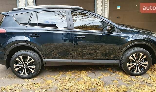 Тойота РАВ 4 2017 в Харькове на Automoto.ua Синий Тойота РАВ 4, объемом двигателя 2.5 л и пробегом 29 тыс. км за 27700 $, фото 1 на Automoto.ua