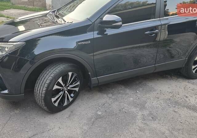 Тойота РАВ 4 2017 в Харькове на Automoto.ua Синий Тойота РАВ 4, объемом двигателя 2.5 л и пробегом 29 тыс. км за 27700 $, фото 37 на Automoto.ua