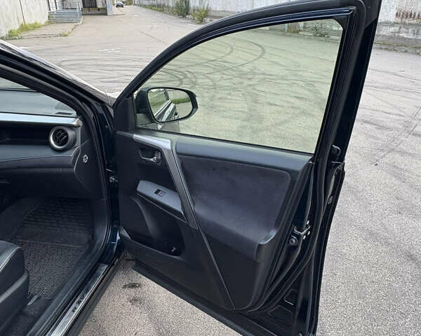 Тойота РАВ 4 2017 в Киеве на Automoto.ua Синий Тойота РАВ 4, объемом двигателя 2.49 л и пробегом 71 тыс. км за 25900 $, фото 15 на Automoto.ua