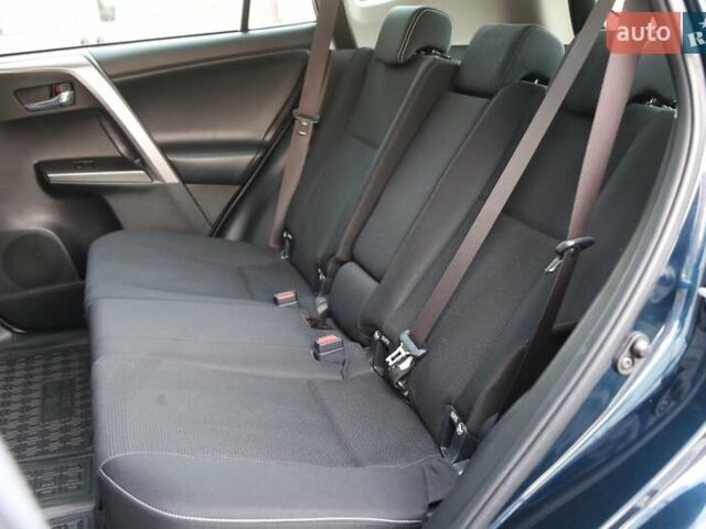 Синий Тойота РАВ 4, объемом двигателя 1.99 л и пробегом 111 тыс. км за 25500 $, фото 9 на Automoto.ua