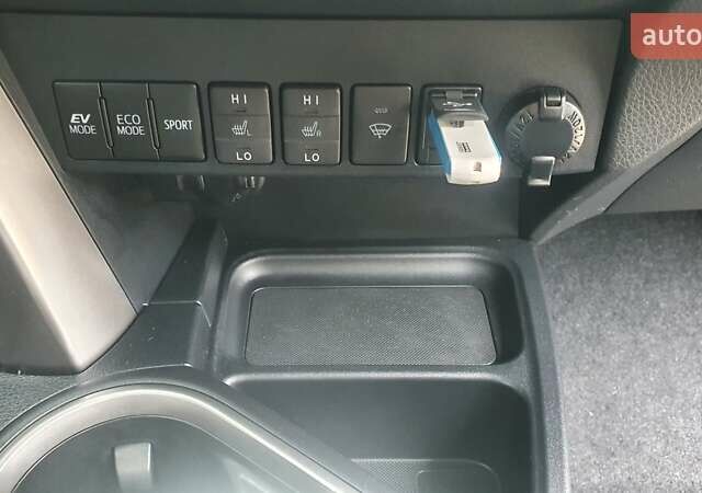 Синий Тойота РАВ 4, объемом двигателя 2.5 л и пробегом 29 тыс. км за 27700 $, фото 6 на Automoto.ua