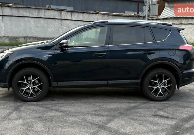 Тойота РАВ 4 2017 в Киеве на Automoto.ua Синий Тойота РАВ 4, объемом двигателя 2.49 л и пробегом 71 тыс. км за 25900 $, фото 6 на Automoto.ua