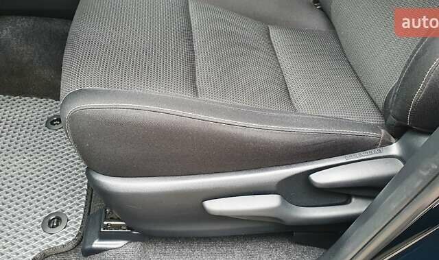 Тойота РАВ 4 2017 в Харькове на Automoto.ua Синий Тойота РАВ 4, объемом двигателя 2.5 л и пробегом 29 тыс. км за 27700 $, фото 13 на Automoto.ua