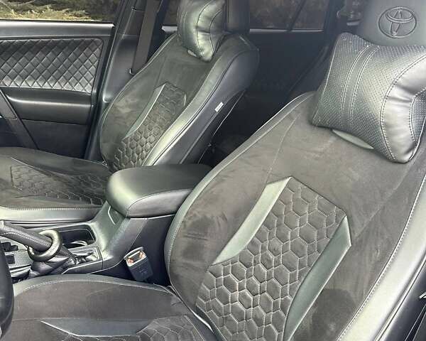 Тойота РАВ 4 2017 в Новомосковске на Automoto.ua Синий Тойота РАВ 4, объемом двигателя 2.49 л и пробегом 125 тыс. км за 22500 $, фото 16 на Automoto.ua