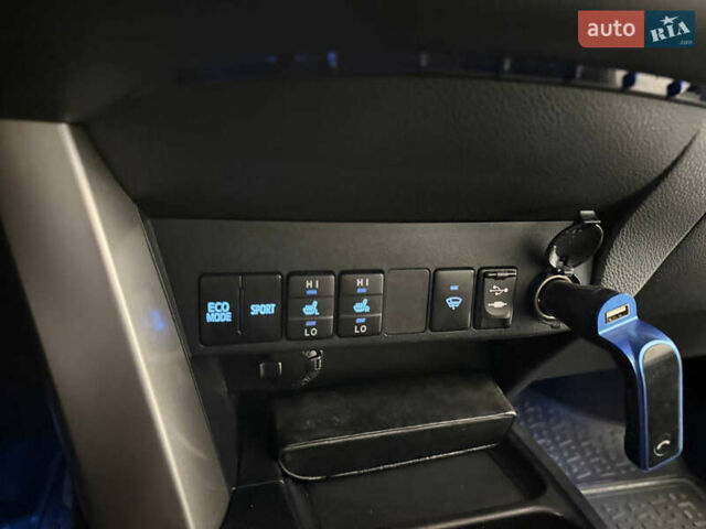 Тойота РАВ 4 2017 в Полтаве на Automoto.ua Синий Тойота РАВ 4, объемом двигателя 1.99 л и пробегом 175 тыс. км за 19900 $, фото 9 на Automoto.ua
