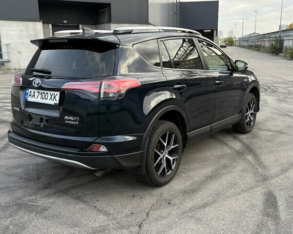 Тойота РАВ 4 2017 в Киеве на Automoto.ua Синий Тойота РАВ 4, объемом двигателя 2.49 л и пробегом 71 тыс. км за 25900 $, фото 4 на Automoto.ua