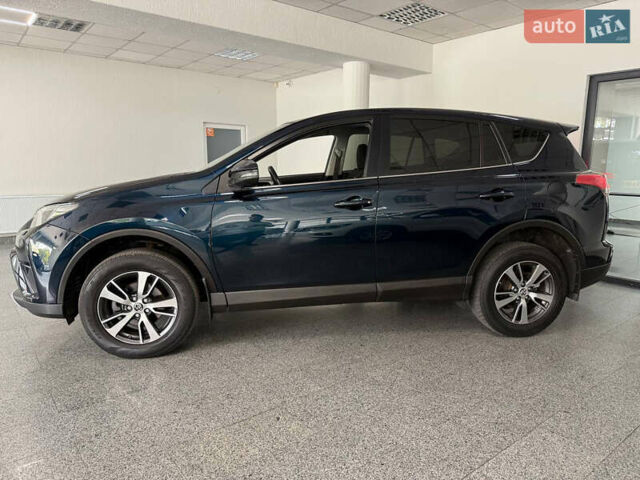 Тойота РАВ 4 2017 в Полтаве на Automoto.ua Синий Тойота РАВ 4, объемом двигателя 1.99 л и пробегом 175 тыс. км за 19900 $, фото 2 на Automoto.ua