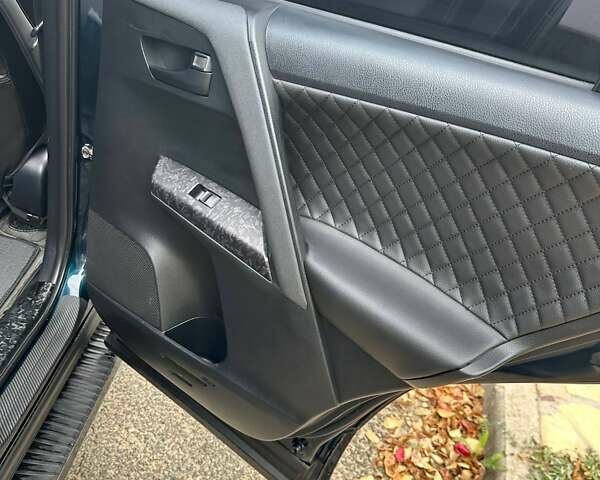 Тойота РАВ 4 2017 в Новомосковске на Automoto.ua Синий Тойота РАВ 4, объемом двигателя 2.49 л и пробегом 125 тыс. км за 22500 $, фото 17 на Automoto.ua