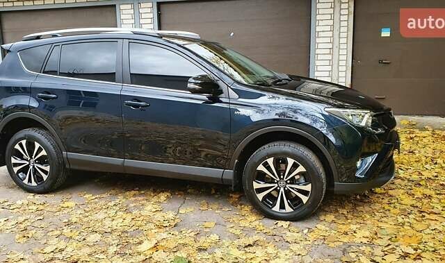 Тойота РАВ 4 2017 в Харькове на Automoto.ua Синий Тойота РАВ 4, объемом двигателя 2.5 л и пробегом 29 тыс. км за 27700 $, фото 2 на Automoto.ua
