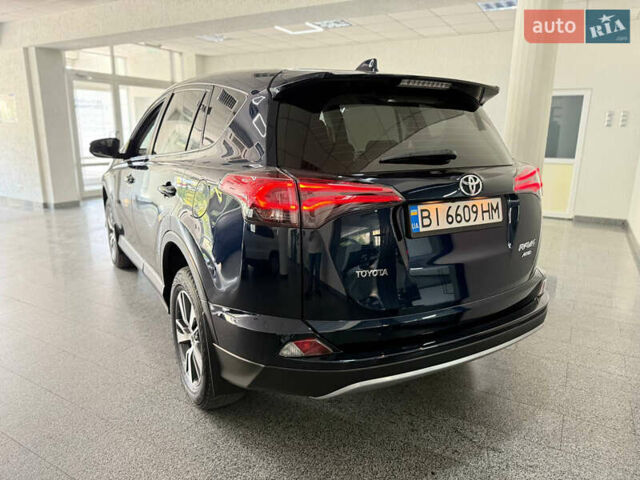 Тойота РАВ 4 2017 в Полтаве на Automoto.ua Синий Тойота РАВ 4, объемом двигателя 1.99 л и пробегом 175 тыс. км за 19900 $, фото 3 на Automoto.ua