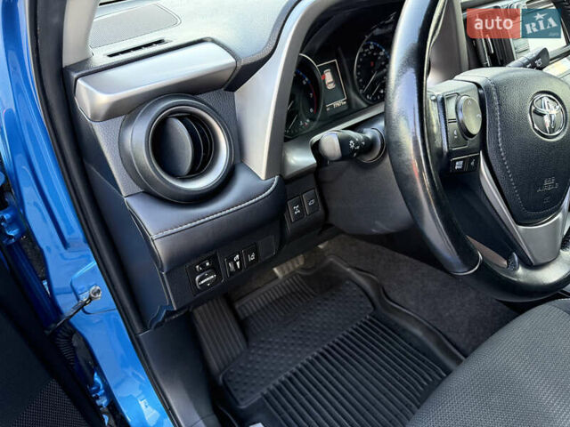 Синій Тойота РАВ 4, об'ємом двигуна 2.49 л та пробігом 77 тис. км за 18600 $, фото 17 на Automoto.ua