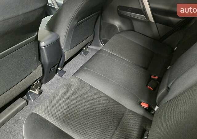 Синий Тойота РАВ 4, объемом двигателя 2.5 л и пробегом 29 тыс. км за 28300 $, фото 3 на Automoto.ua