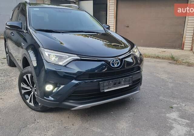 Тойота РАВ 4 2017 в Харькове на Automoto.ua Синий Тойота РАВ 4, объемом двигателя 2.5 л и пробегом 29 тыс. км за 27700 $, фото 39 на Automoto.ua