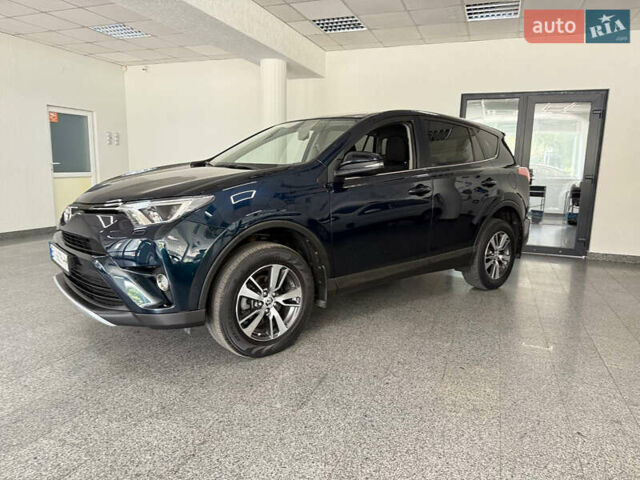 Тойота РАВ 4 2017 в Полтаве на Automoto.ua Синий Тойота РАВ 4, объемом двигателя 1.99 л и пробегом 175 тыс. км за 19900 $, фото 1 на Automoto.ua