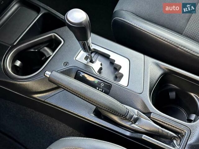 Синий Тойота РАВ 4, объемом двигателя 2.49 л и пробегом 99 тыс. км за 25700 $, фото 58 на Automoto.ua