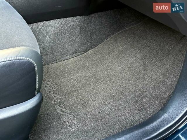 Синий Тойота РАВ 4, объемом двигателя 2.49 л и пробегом 99 тыс. км за 25700 $, фото 72 на Automoto.ua