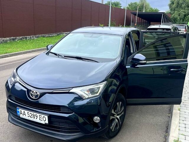 Синій Тойота РАВ 4, об'ємом двигуна 2 л та пробігом 160 тис. км за 18500 $, фото 4 на Automoto.ua