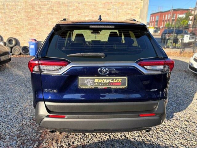 Синій Тойота РАВ 4, об'ємом двигуна 2 л та пробігом 56 тис. км за 29999 $, фото 5 на Automoto.ua