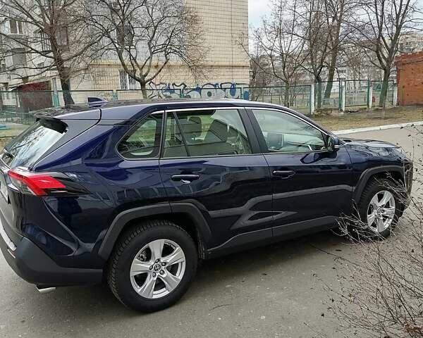 Синий Тойота РАВ 4, объемом двигателя 2 л и пробегом 31 тыс. км за 34000 $, фото 2 на Automoto.ua