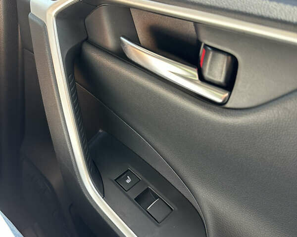 Тойота РАВ 4 2021 в Днепре (Днепропетровске) на Automoto.ua Синий Тойота РАВ 4, объемом двигателя 2.5 л и пробегом 101 тыс. км за 31000 $, фото 51 на Automoto.ua