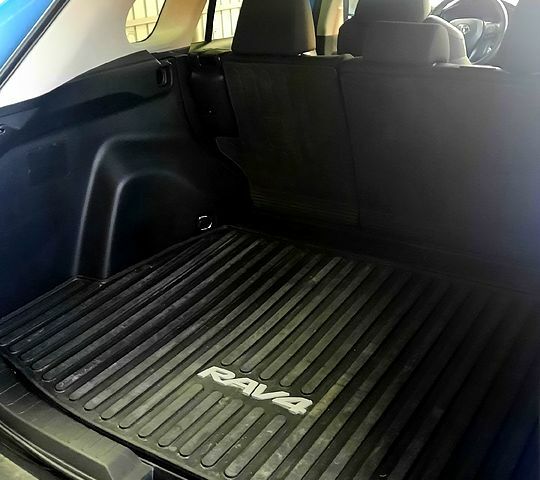 Синий Тойота РАВ 4, объемом двигателя 2.5 л и пробегом 30 тыс. км за 28500 $, фото 3 на Automoto.ua